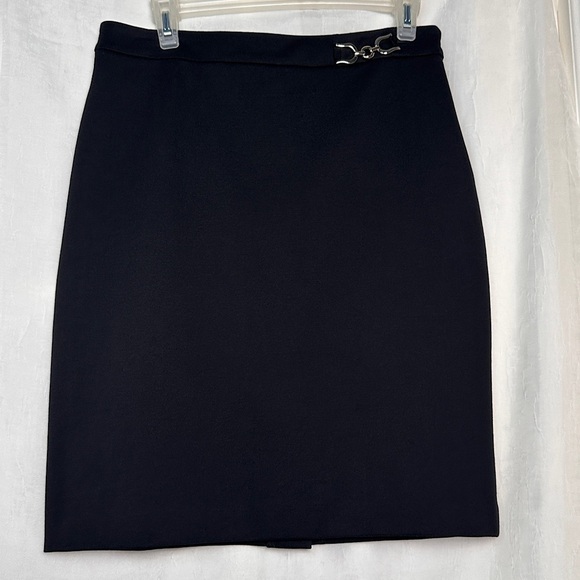 Jones New York Black Stretchy Mini Skirt w/ Feminine Gold Waist Belt Detail - Picture 5 of 16